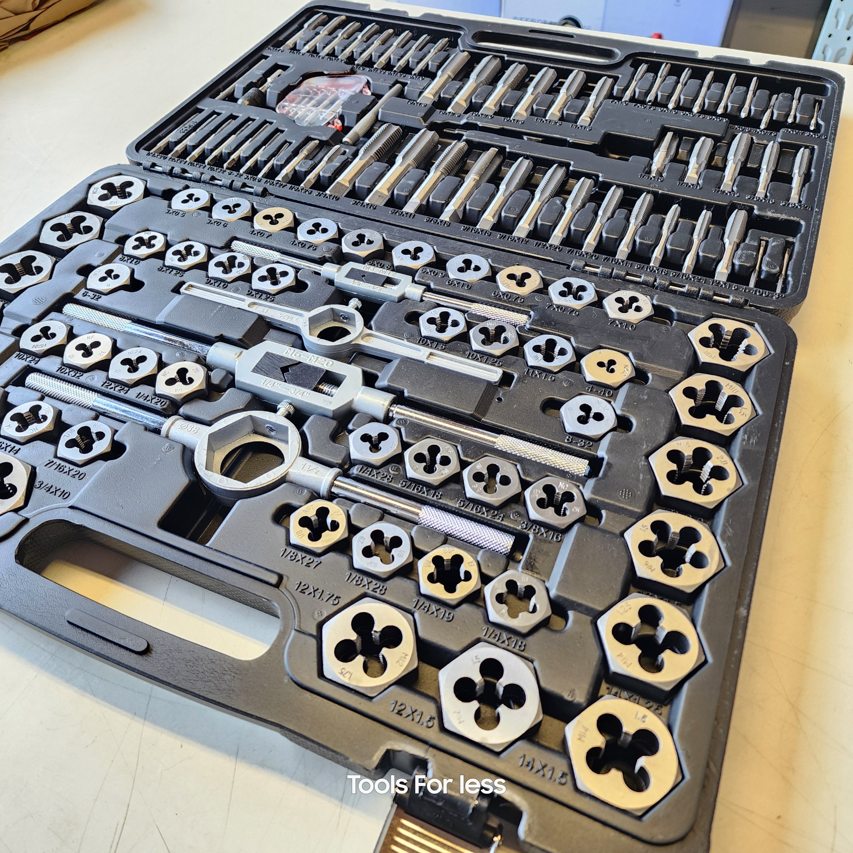 SAE/Metric Ratcheting Tap and Die Set 114pice SAE/Metric Ratcheting Tap and Die Set 114pice
